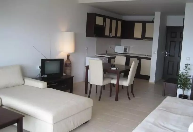 ホテル Ofir Apartment