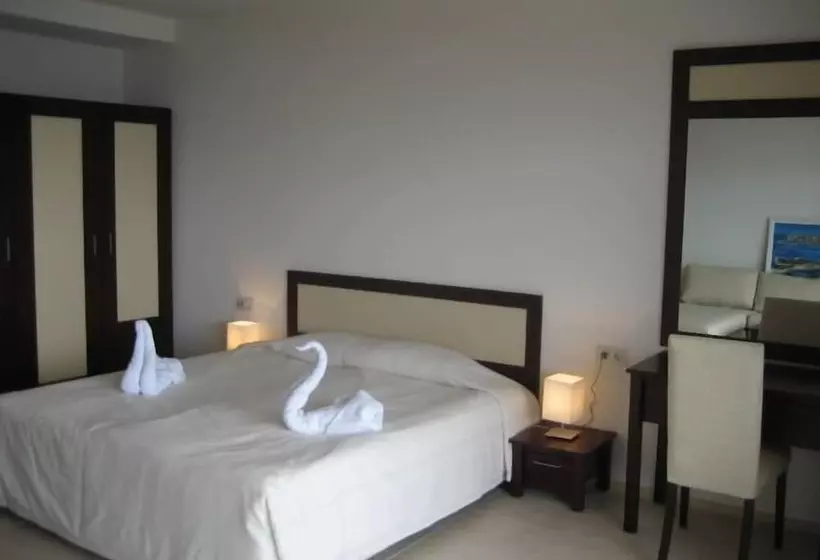 ホテル Ofir Apartment