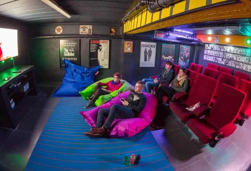 ホテル The Cube Hostel