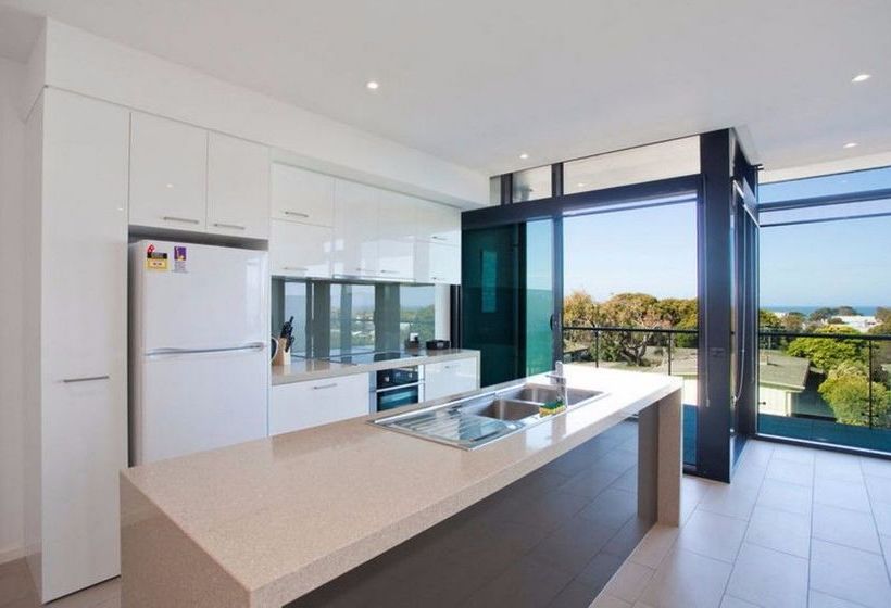 Отель Whitewater Apartments