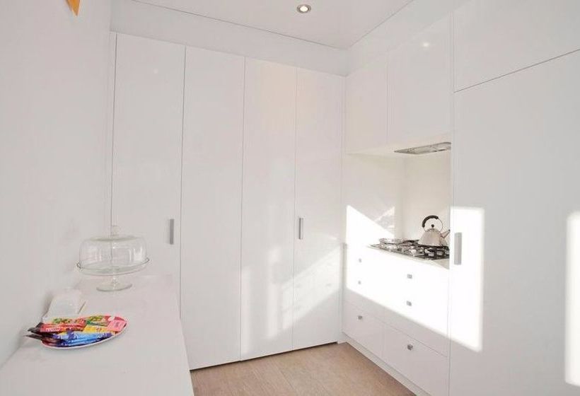 Отель Whitewater Apartments