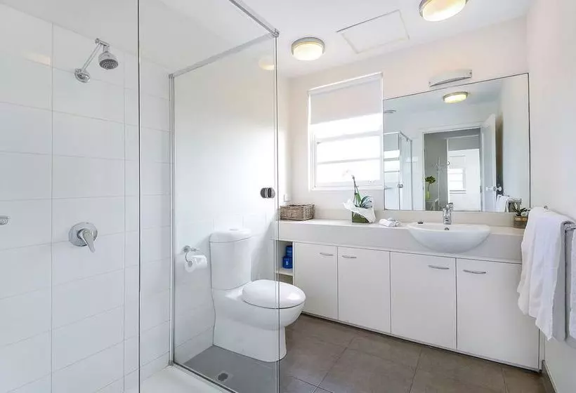 Albert Park Apartments