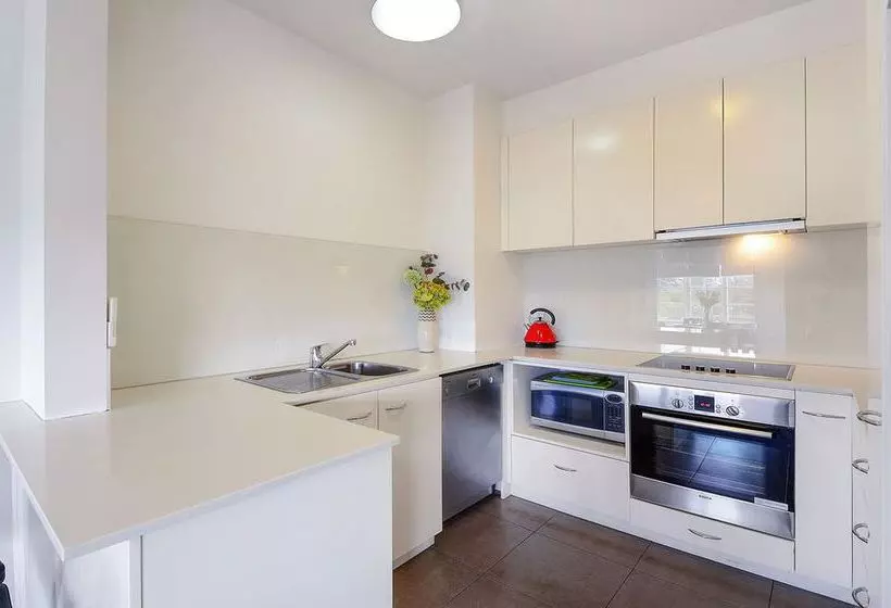 Albert Park Apartments