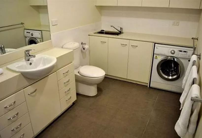 Albert Park Apartments