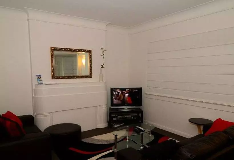 Albert Park Apartments