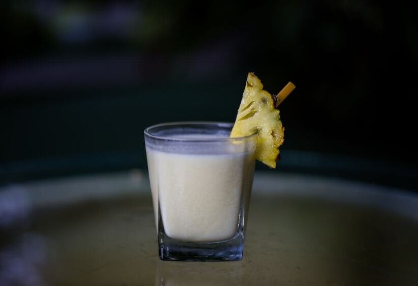 Ashia Hotel & Lounge