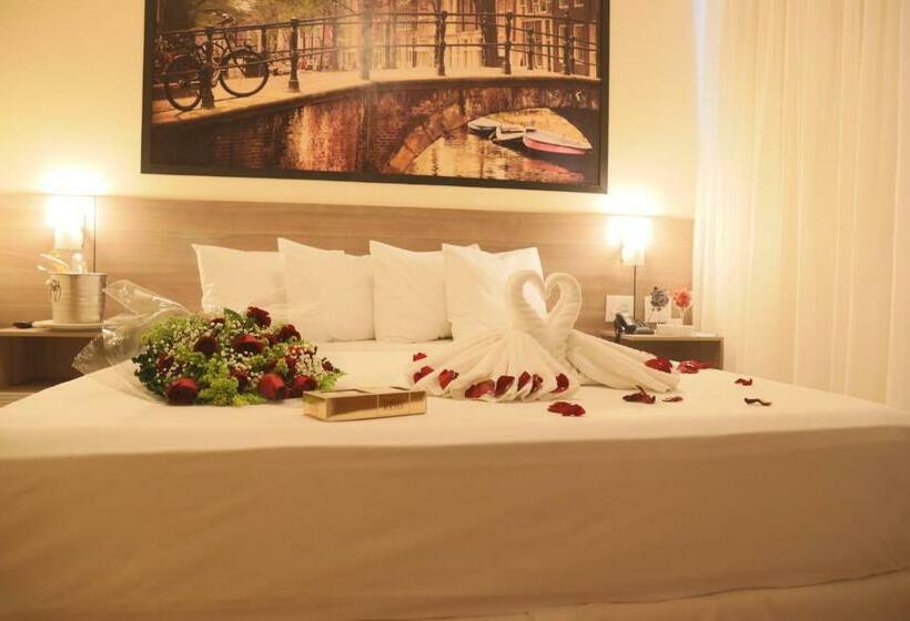 Отель Amsterdam Montes Claros