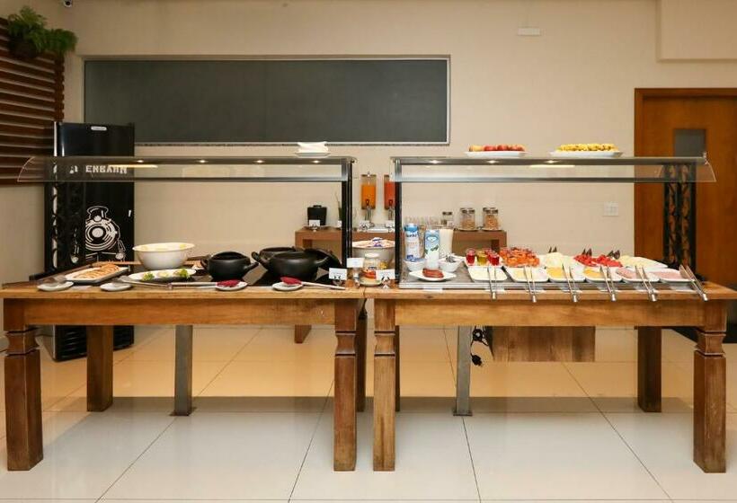 Отель Amsterdam Montes Claros