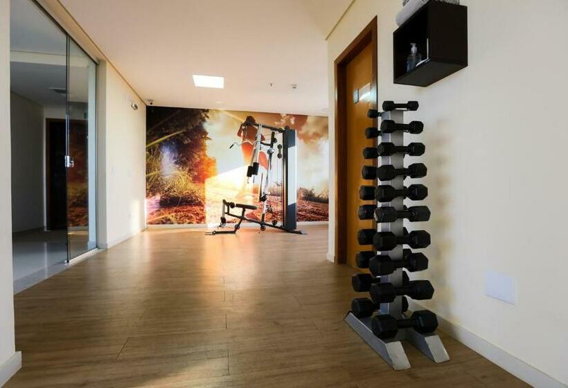 Отель Amsterdam Montes Claros