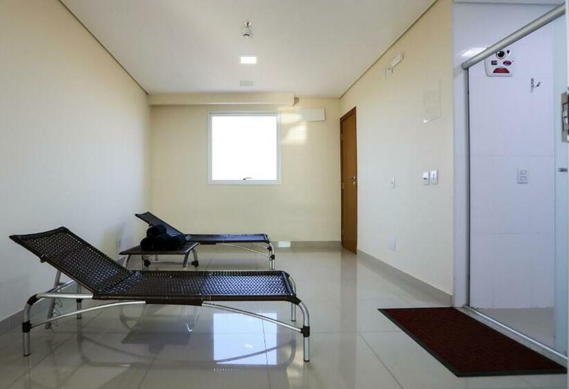 Отель Amsterdam Montes Claros