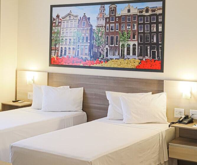 Отель Amsterdam Montes Claros