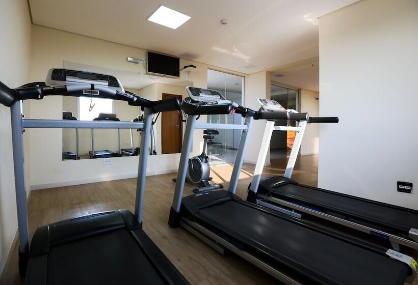 Отель Amsterdam Montes Claros