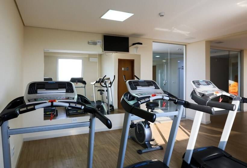 Отель Amsterdam Montes Claros