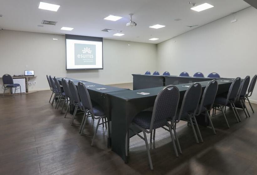 Отель Amsterdam Montes Claros