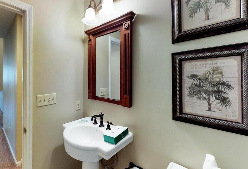 호텔 Evian At Shipyard By Hilton Head Accommodations