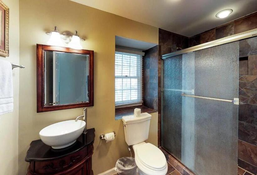 호텔 Evian At Shipyard By Hilton Head Accommodations