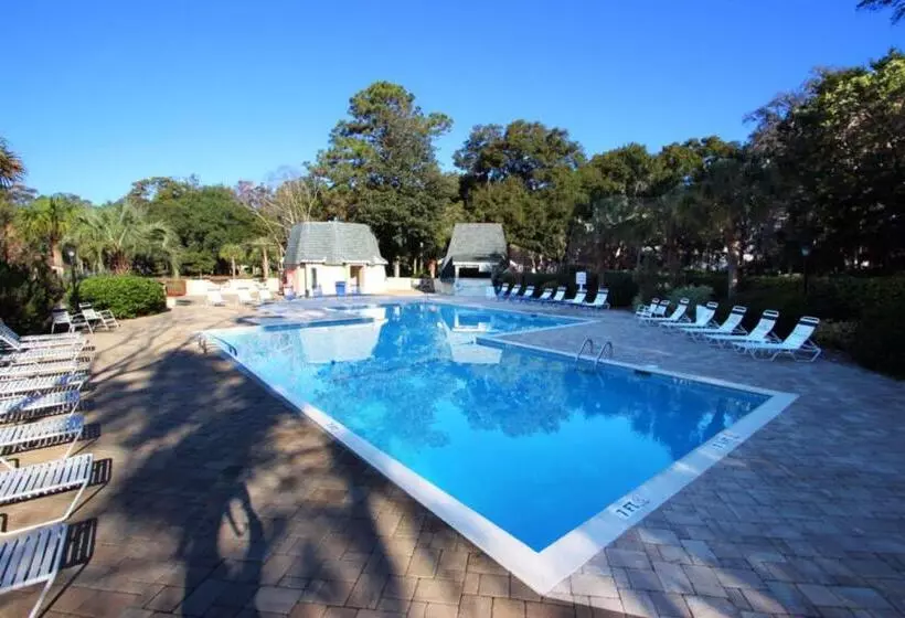 ホテル Evian At Shipyard By Hilton Head Accommodations