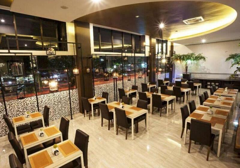 Отель Grand Sovia