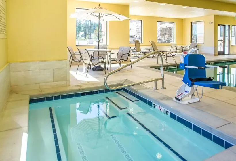ホテル Hampton Inn & Suites Whitefish