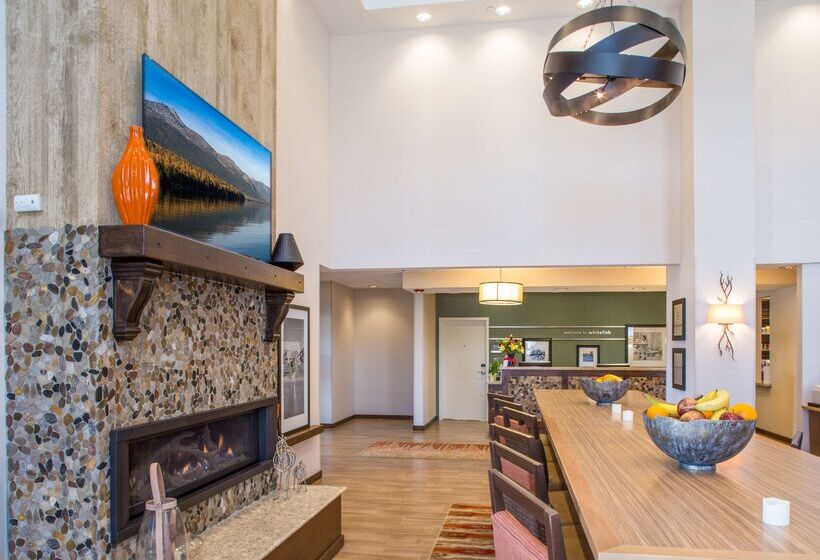 ホテル Hampton Inn & Suites Whitefish