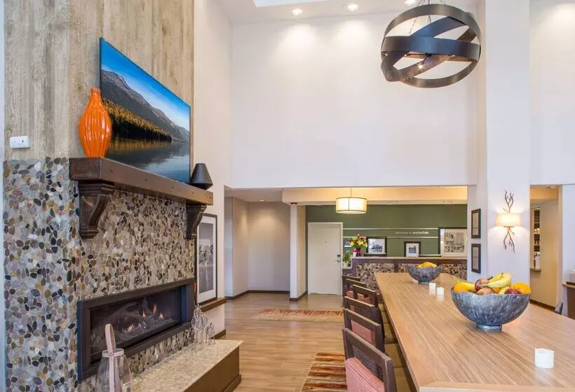 ホテル Hampton Inn & Suites Whitefish
