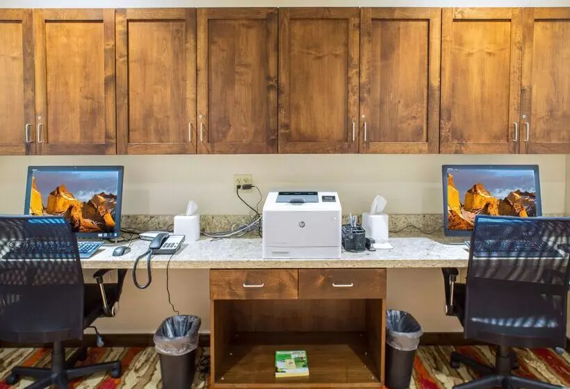 ホテル Hampton Inn & Suites Whitefish