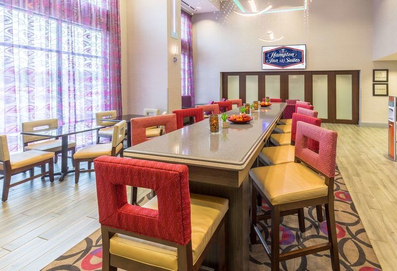 ホテル Hampton Inn & Suites Dublin