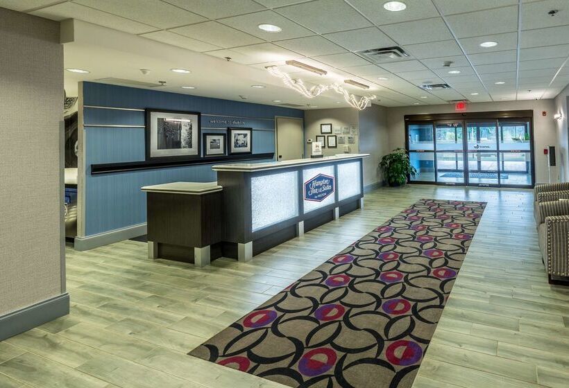 ホテル Hampton Inn & Suites Dublin