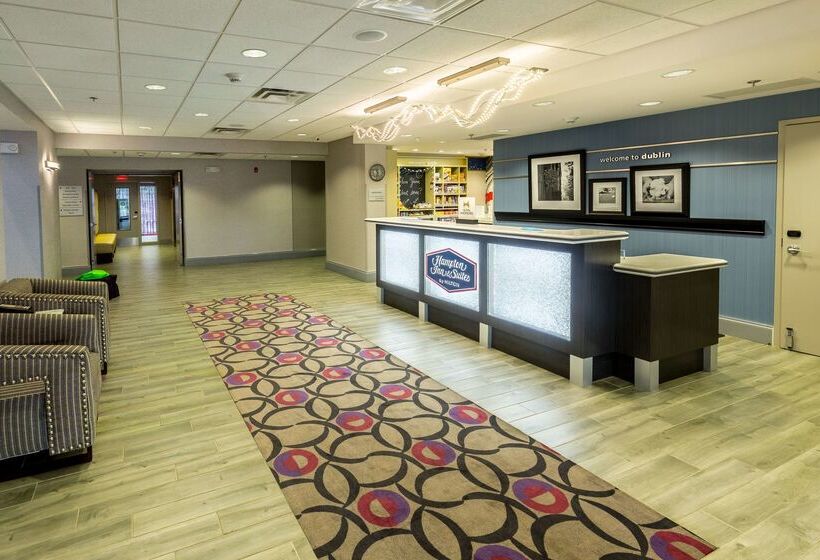 ホテル Hampton Inn & Suites Dublin
