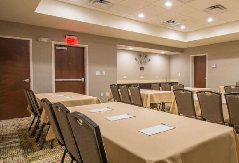 فندق Hampton Inn Waynesboro