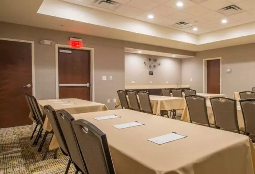 Hotelli Hampton Inn Waynesboro