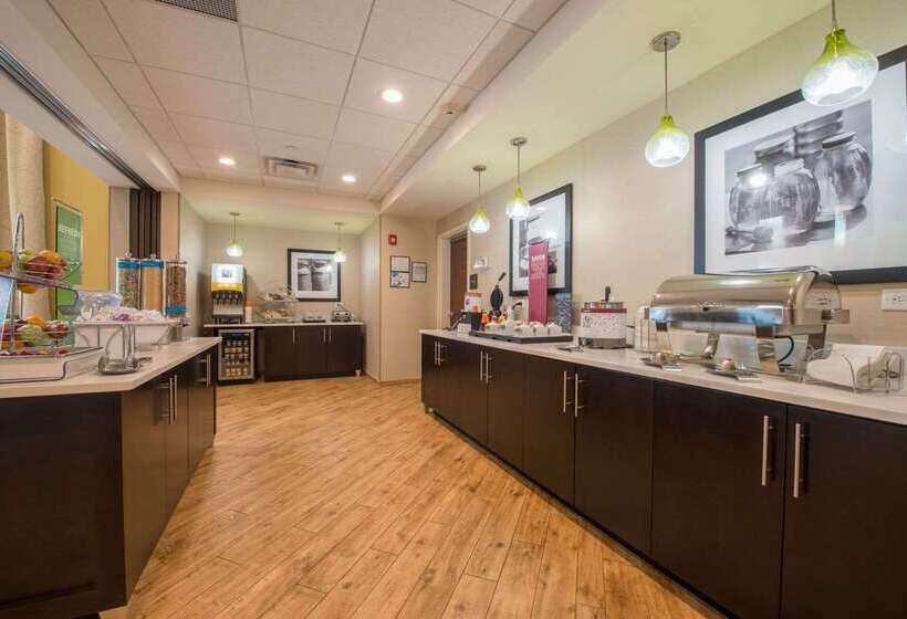 فندق Hampton Inn Waynesboro