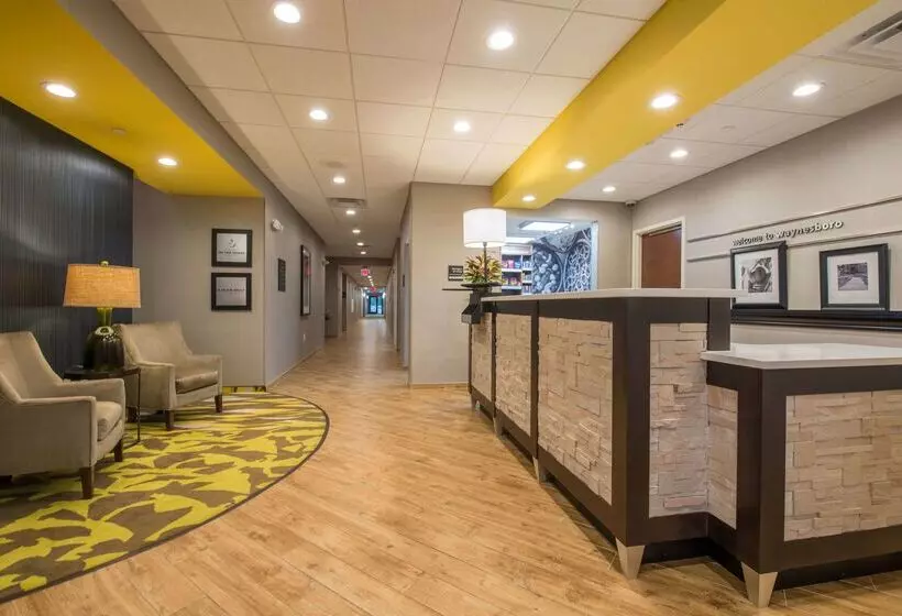 Hotelli Hampton Inn Waynesboro