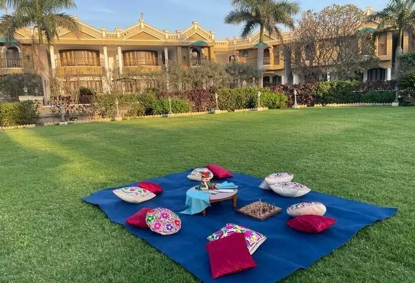 ホテル Heritage Khirasara Palace