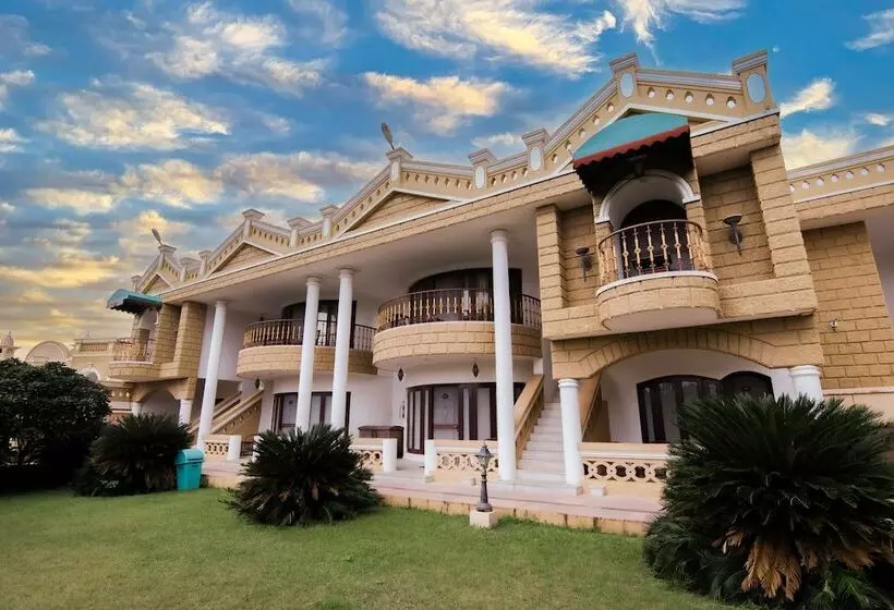 ホテル Heritage Khirasara Palace