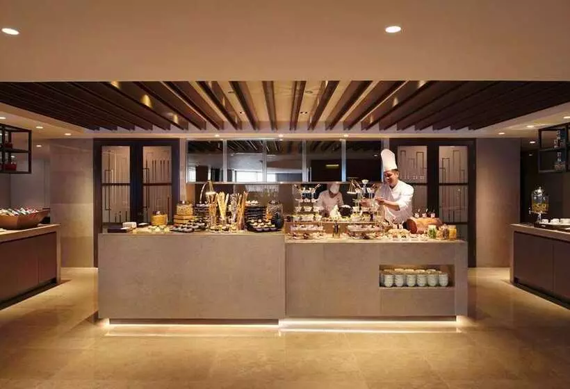 ホテル Hilton Kota Kinabalu
