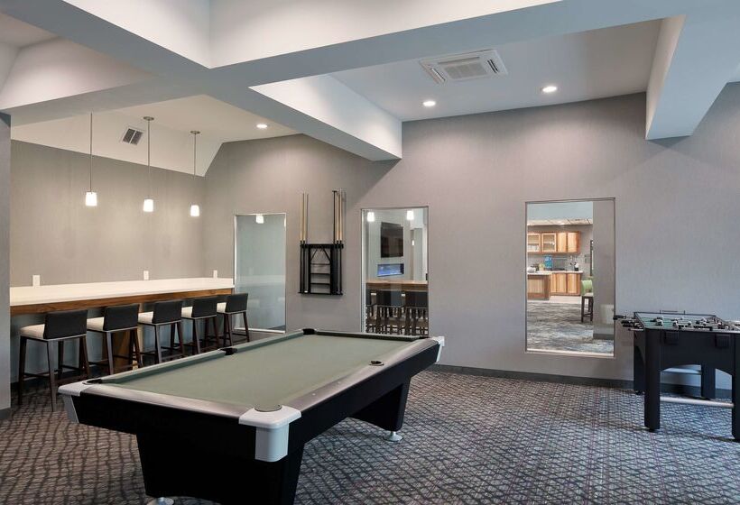 فندق Homewood Suites By Hilton Topeka