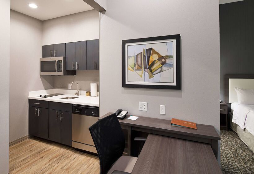 فندق Homewood Suites By Hilton Topeka