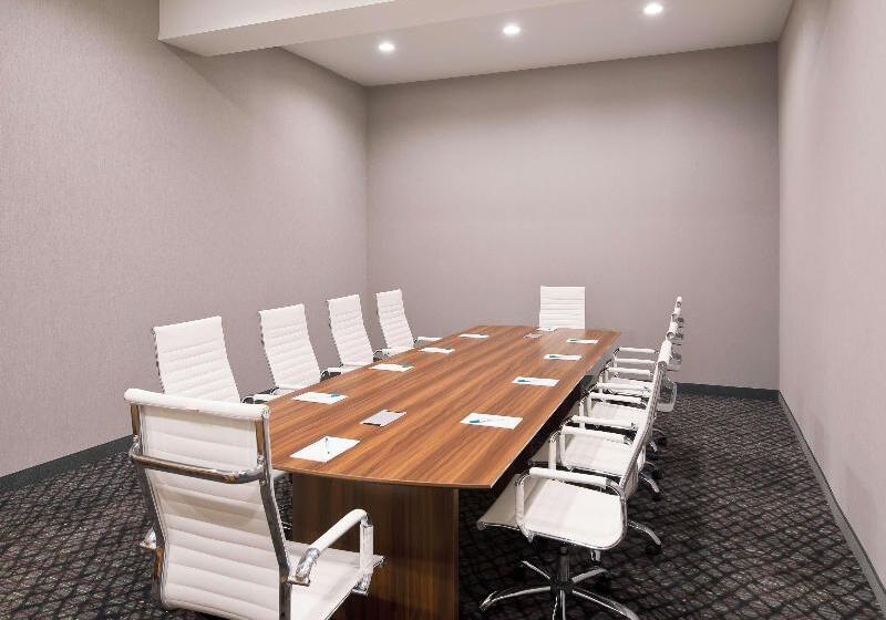 فندق Homewood Suites By Hilton Topeka