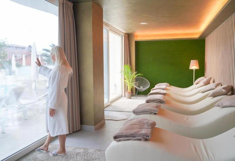 בית מלון כפרי International Beach