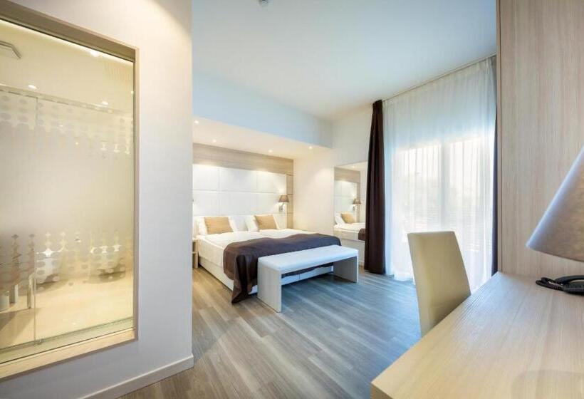 בית מלון כפרי International Beach