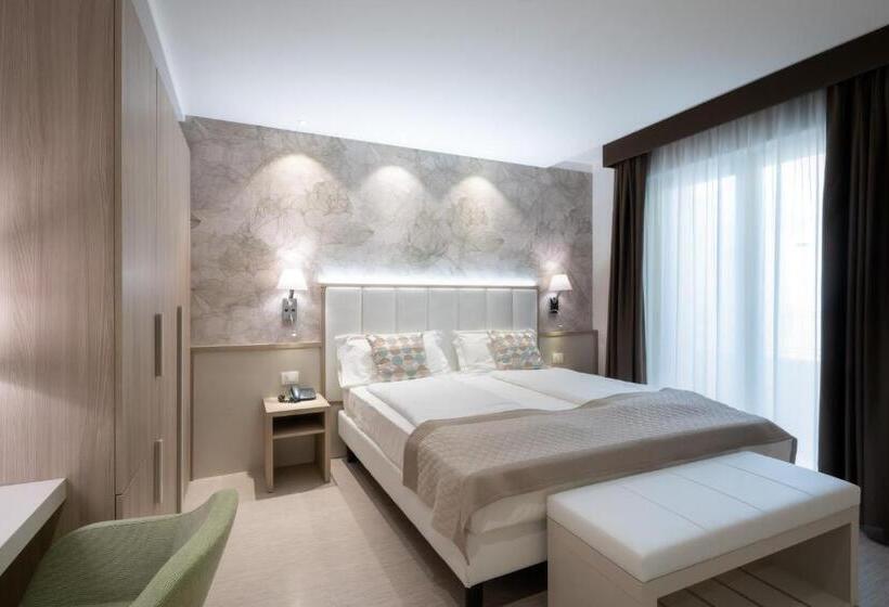 בית מלון כפרי International Beach