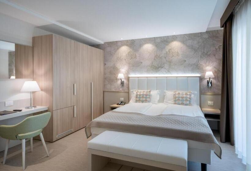 בית מלון כפרי International Beach