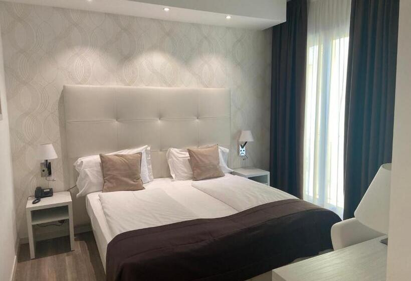 בית מלון כפרי International Beach