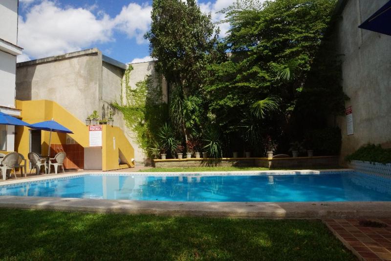 Hotel Las Dalias Inn