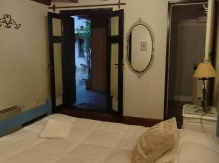 هتل Posada De La Flor