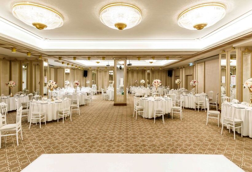 Hotel Ramada By Wyndham Istanbul Golden Horn