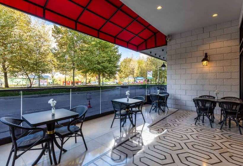 Hotel Ramada By Wyndham Istanbul Golden Horn