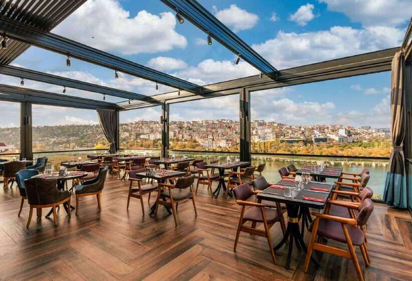 Hotel Ramada By Wyndham Istanbul Golden Horn