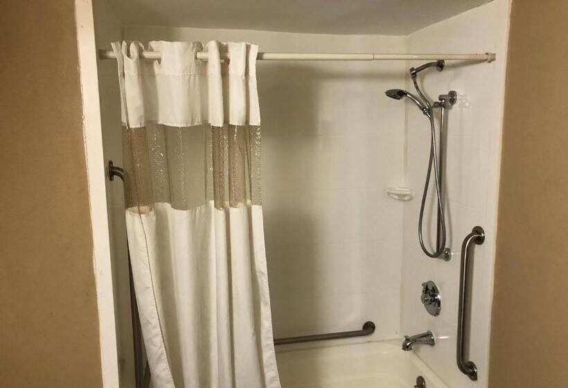 호텔 Rodeway Inn Joint Base Andrews Area